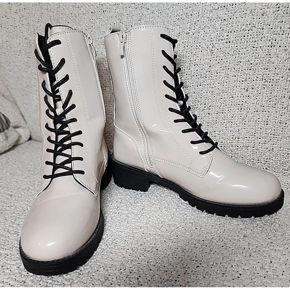 Qupid Women Off-White Boots Brand Zip-up Black Laces Size 9